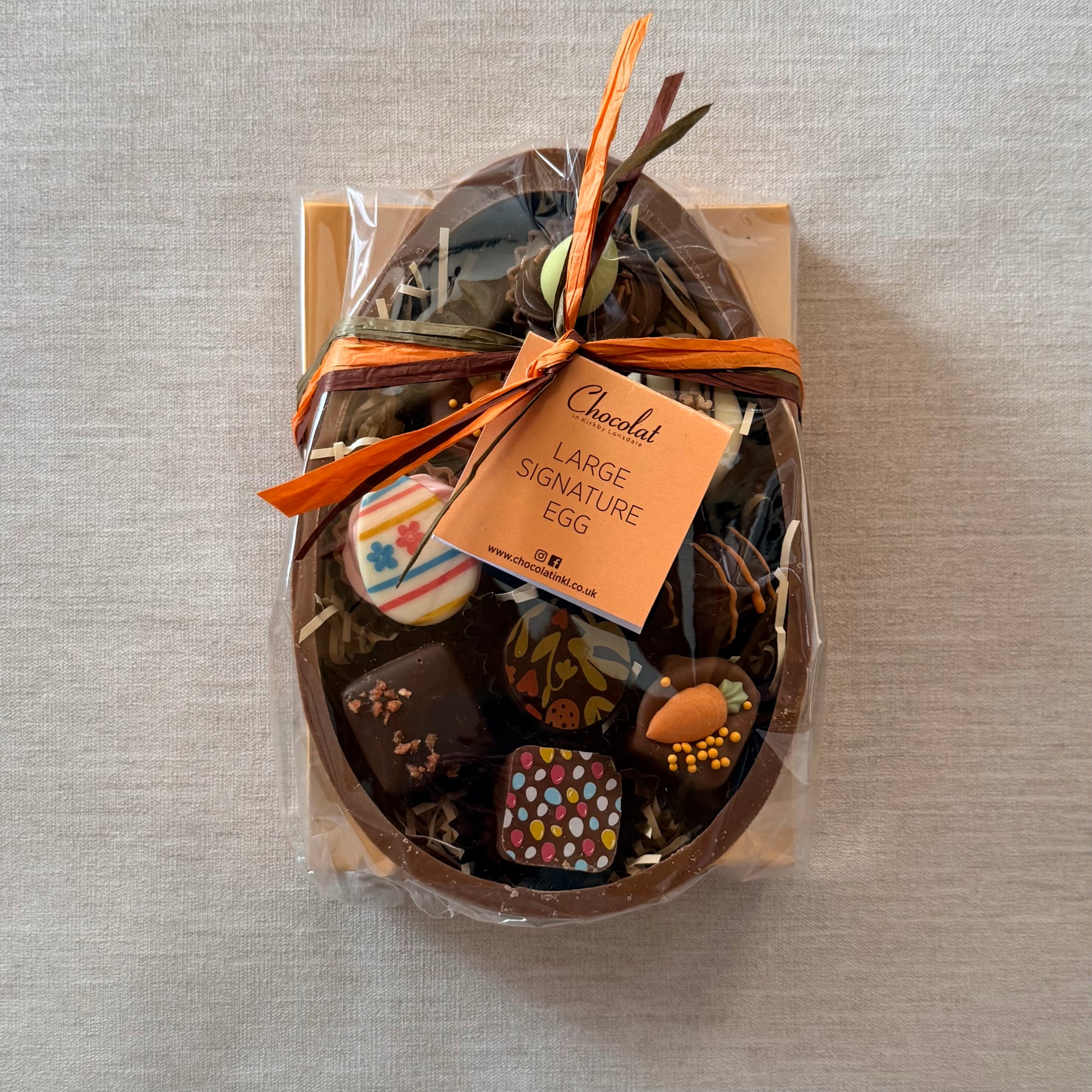 Large Signature Easter Egg | Milk Chocolate